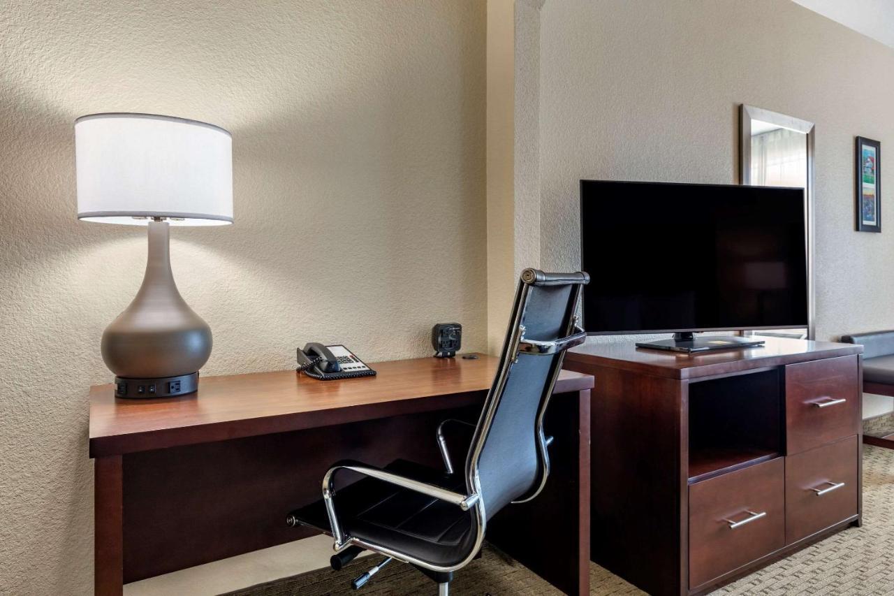 Comfort Suites Waco Near University Area Exteriör bild